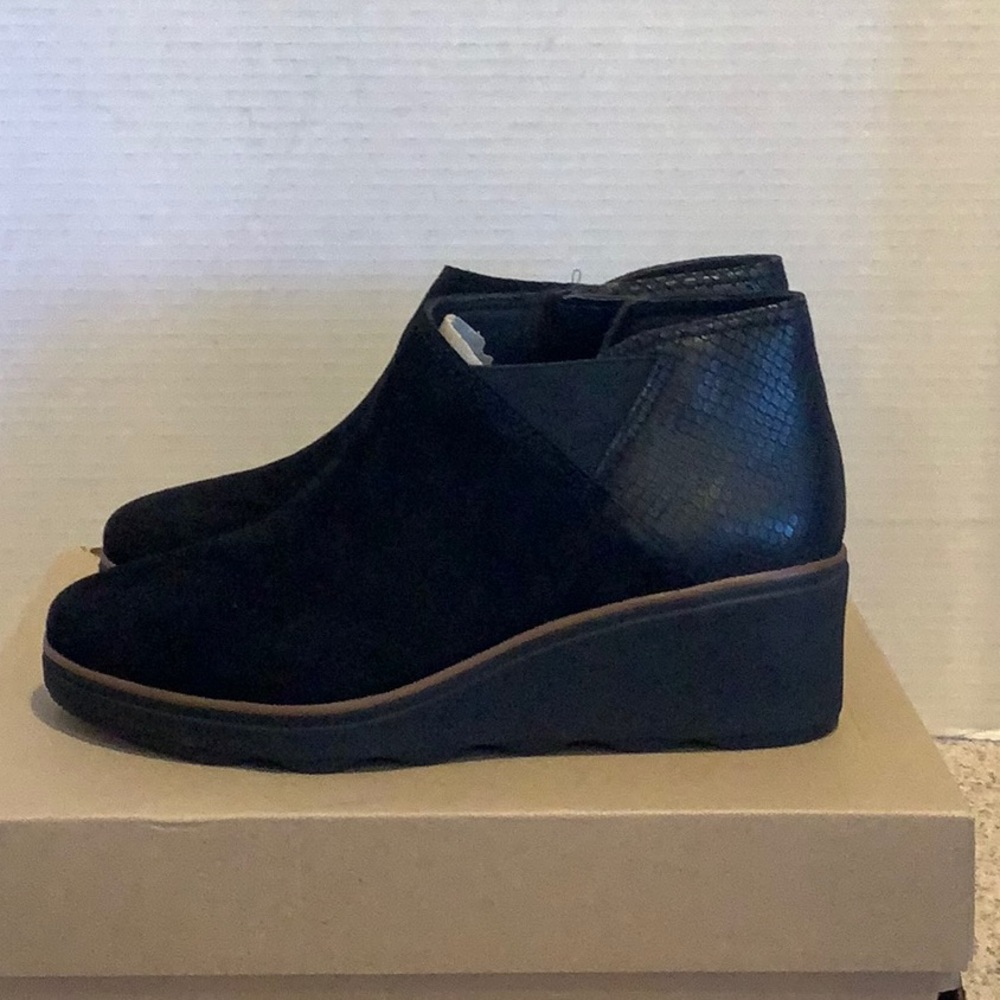Clarks Collection Mazy Harwich Black Suede  Combo bootie 9.5 M